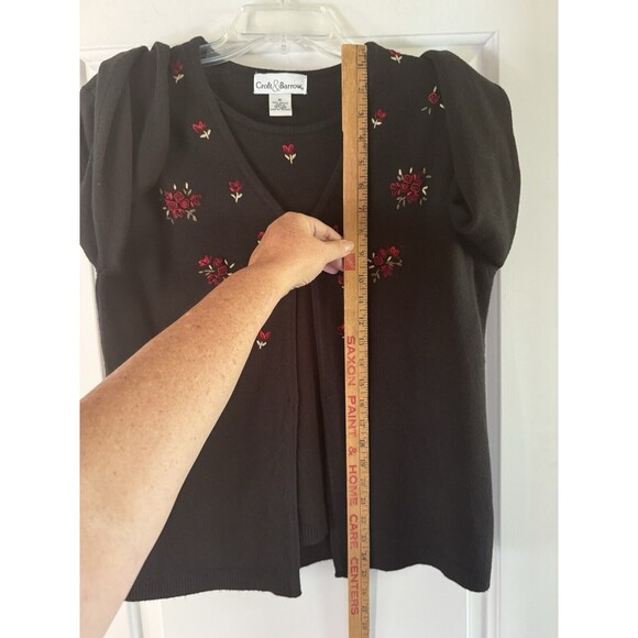 Croft Barrow Cardigan Sweater Set Women’s Size Medium Embroidered Roses Floral - Picture 5 of 6